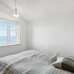 4 Bedroom In *