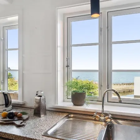 בית נופש 4 Bedroom In *