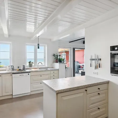 בית נופש 4 Bedroom In